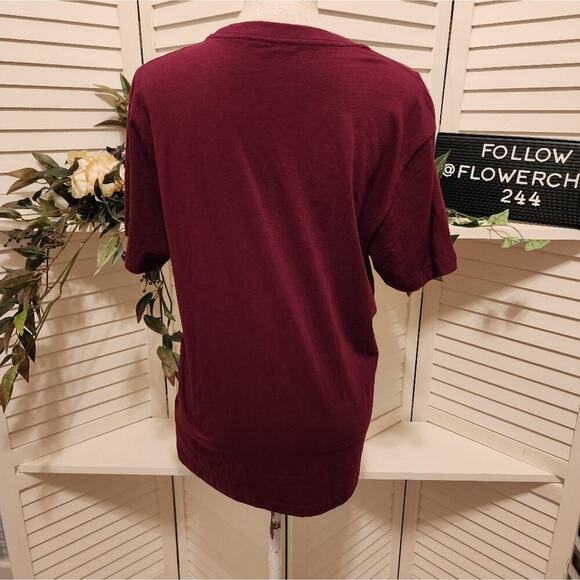TRUE RELIGION STUDDED BURGANDY TEE SHORT SLEEVE SIZE MED - Picture 5 of 5